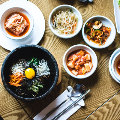 various bowls of food